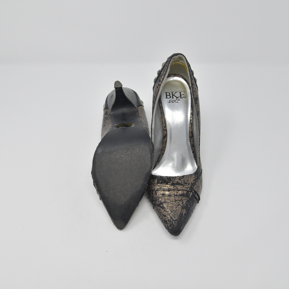 *BKE Sole Sz 7 Pumps Heels Distressed Studs - Picture 5 of 5
